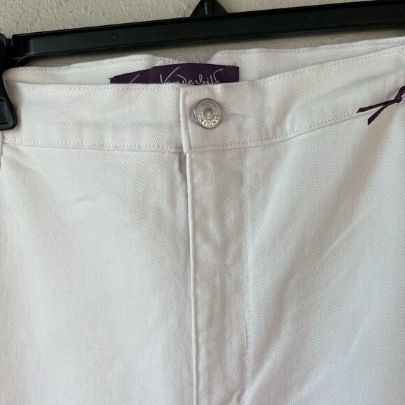 NWT Gloria Vanderbilt White Womens Jeans - Picture 3 of 7